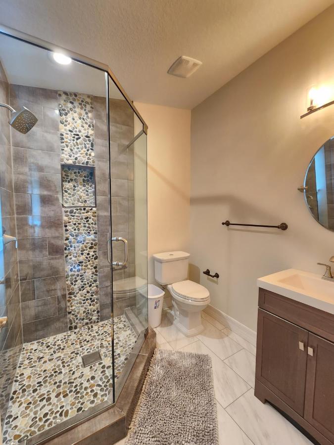The Villa Orlando@College Park. Sleeps16 Luaran gambar