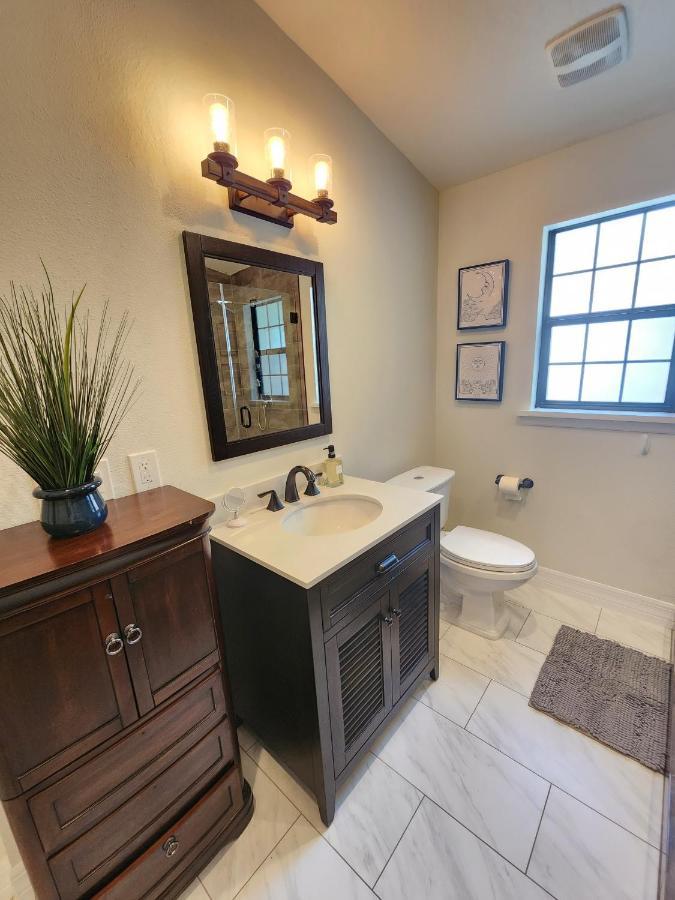 The Villa Orlando@College Park. Sleeps16 Luaran gambar